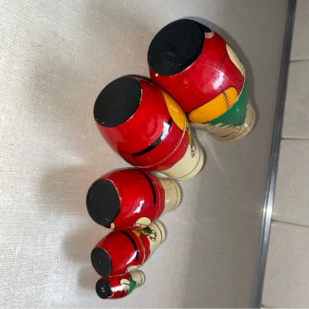 Vintage‎ Wooden 5 Pc Santa Claus Nesting Dolls Painted Christmas